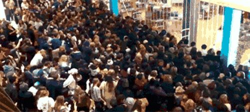 Black-Friday-shopping.gif
